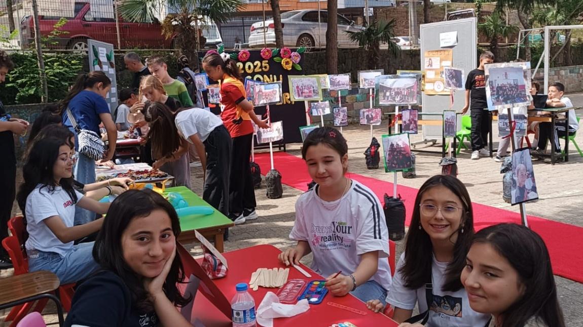 ÖĞRENCİLERİMİZDEN YIL SONU SERGİSİ